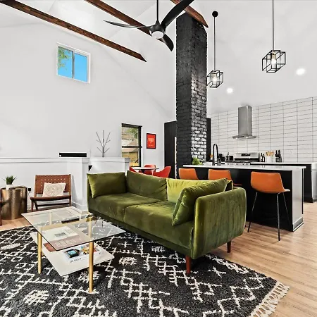 Aveline'S Abode - N. Corktown Villa